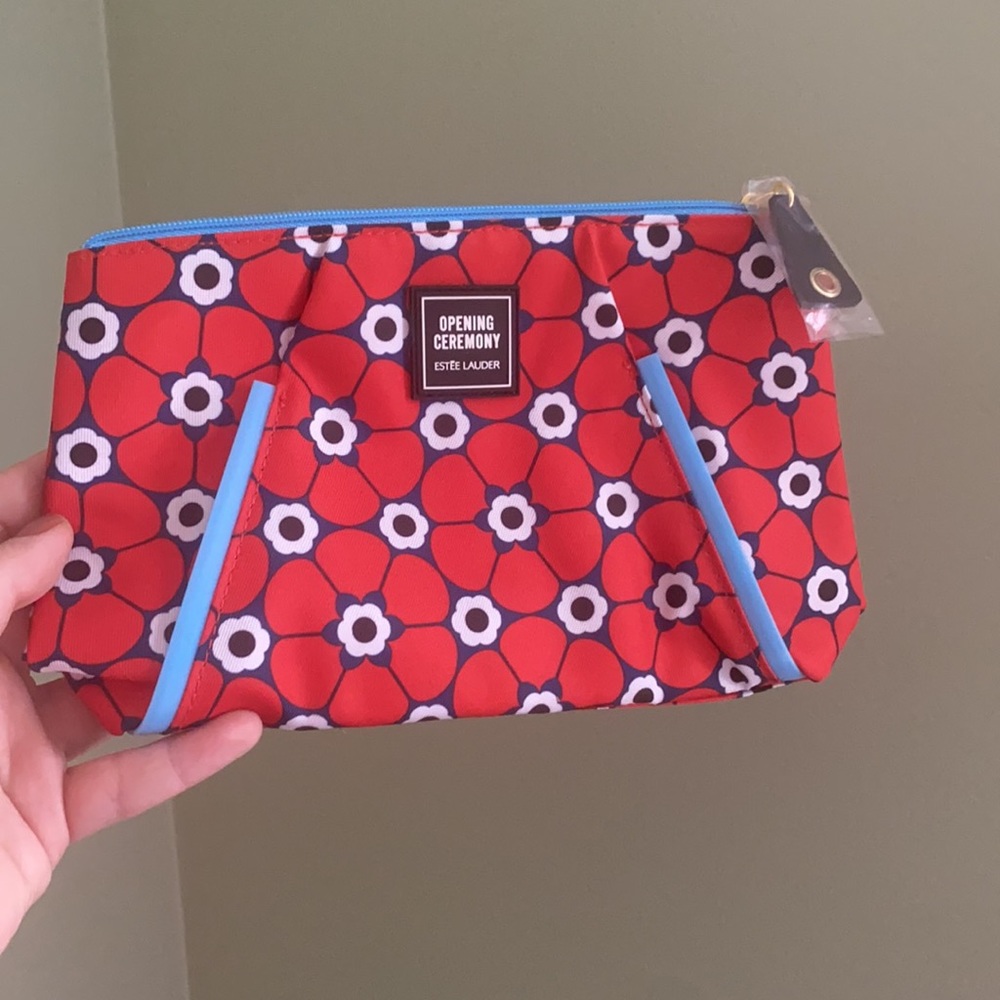 8 available! Whole set for $25. New Estée Lauder pattern bag never used